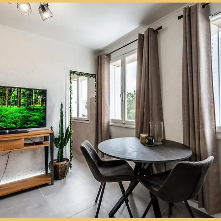 Apartment I De Gamme I *